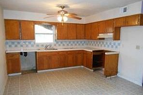 4th image of 1929 Dawn Dr
