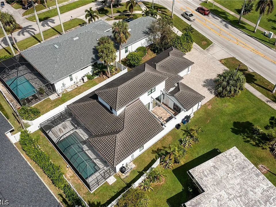 10600 McGregor Blvd
