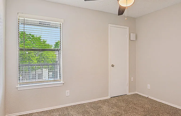 Creekside Apartment Homes — Photo 15