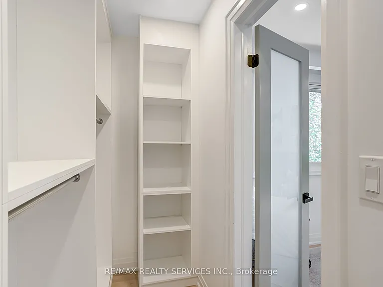 5133 Cherryhill Cres — Photo 23