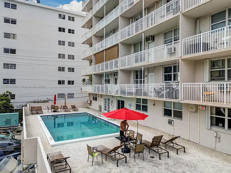 1300 Lincoln Rd #B402 — Photo 25