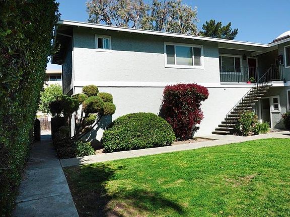 2nd image of 3681 Peacock Ct #2