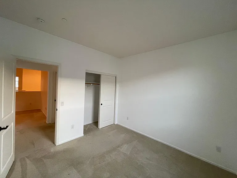 869 E Mountain Way #C — Photo 13