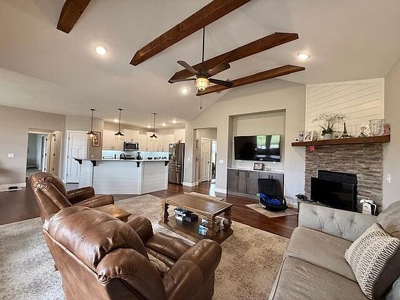 5th image of 1165 W Gaslight Drive