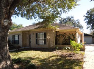 514 Rozelle Ave, Sugar Land, TX 77498