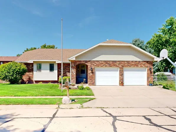 3278 34th Ave, Columbus, NE 68601