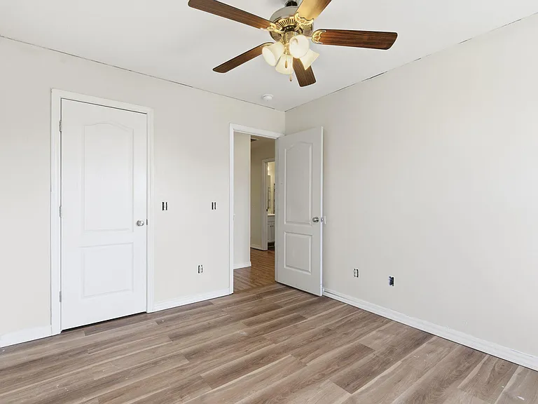 1127 Northwood Ave — Photo 14