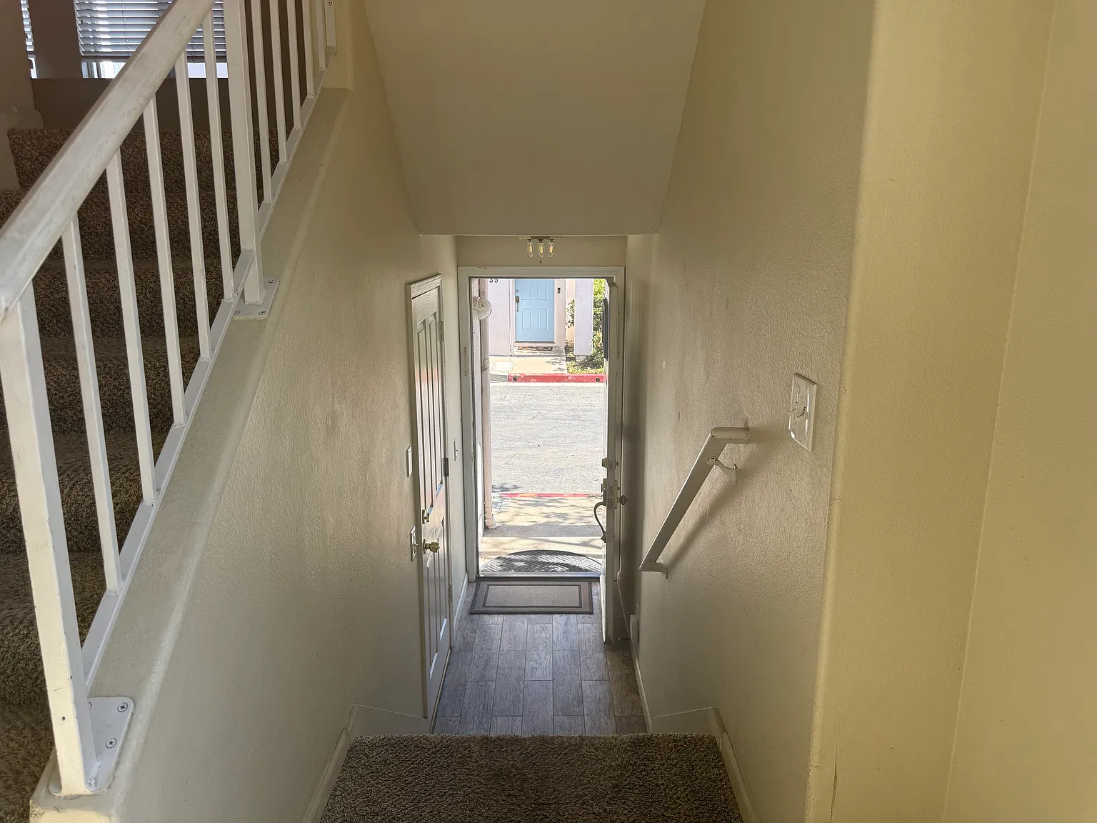 2 bed, 2.5 bath, 1491 sqft, $3,200 — Photo 4