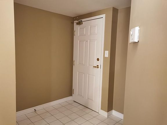 5th image of 1041 Wellington St #407