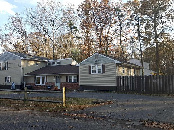 3rd image of 2543 S Shore Dr