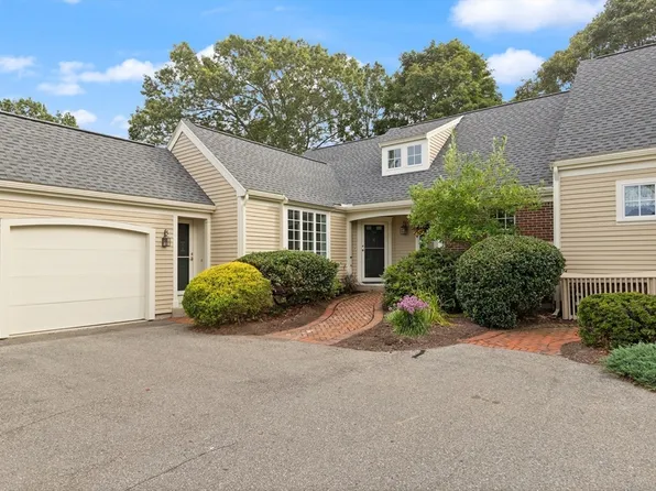 34 Great Hill Dr #34, Topsfield, MA 01983