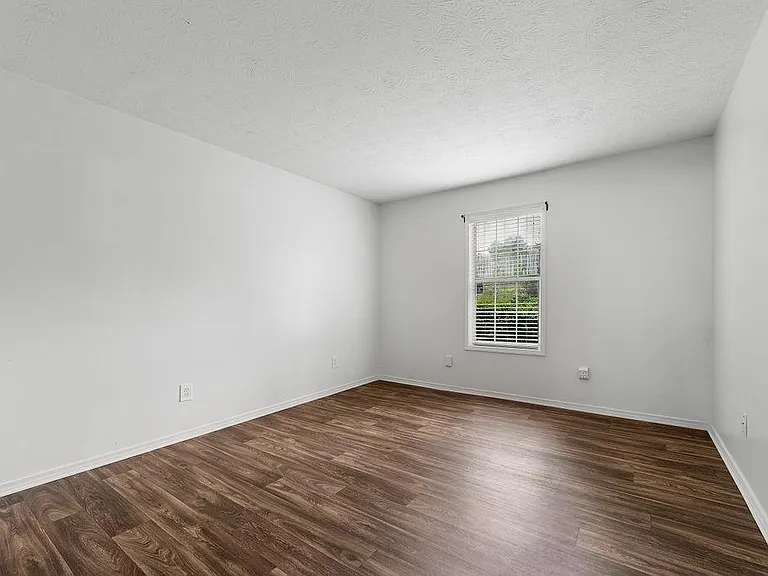 1318 Brockett Pl — Photo 17