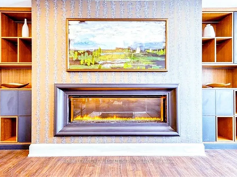 460 Dundas St E #1102 — Photo 38
