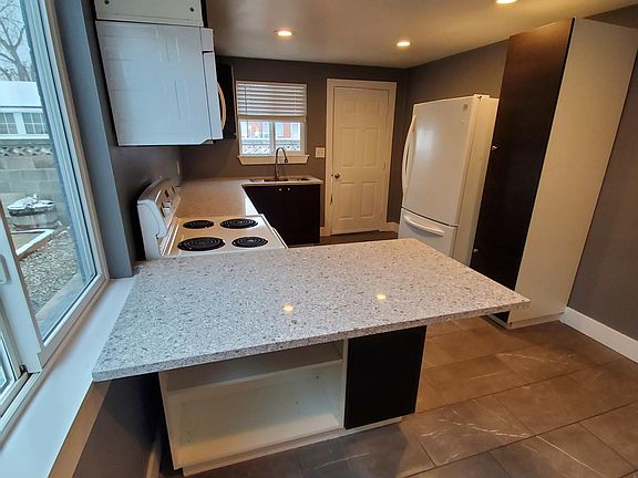 2nd image of 427 E Downington Ave APT 3