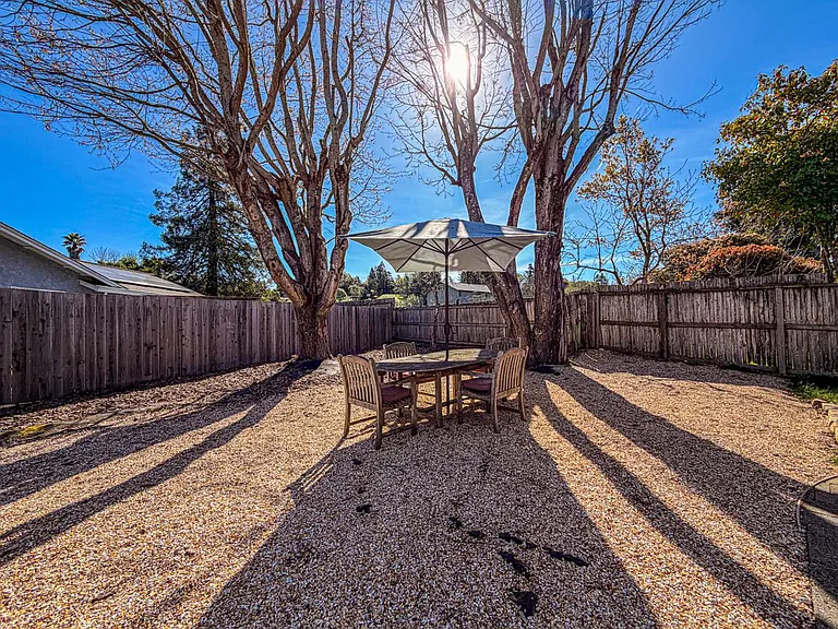 208 Vista Ct #A — Photo 15