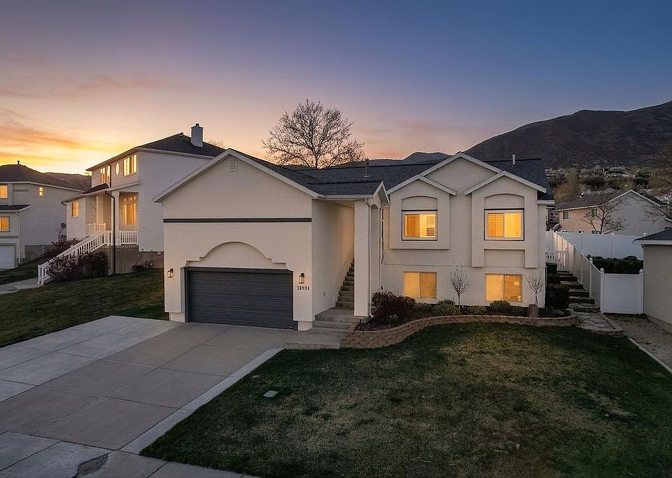 1st image of 14301 S Elsbrook Cir