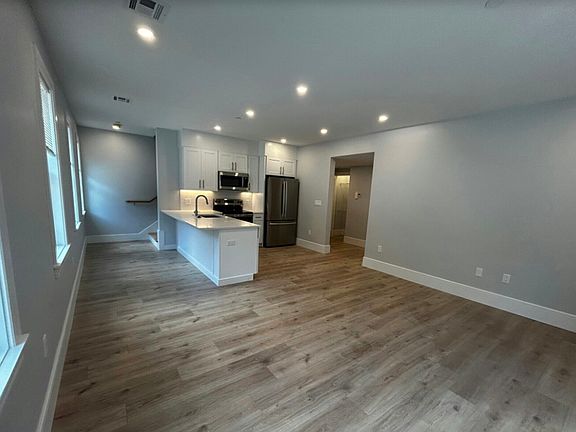 3rd image of 124 Kenrick St #6D