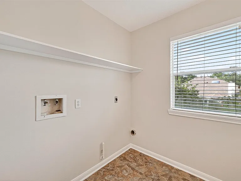 4539 Springfield Lakes St — Photo 18