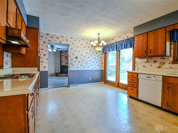 5th image of 2847 Hamden Dr
