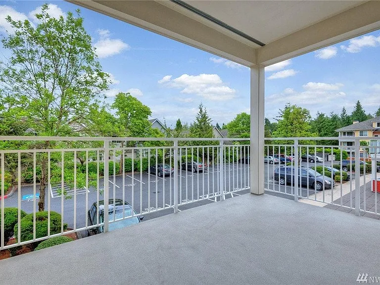 525 225th Ln NE #D-201 — Photo 13