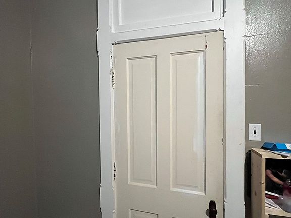 5th image of 1011 E Harrison St