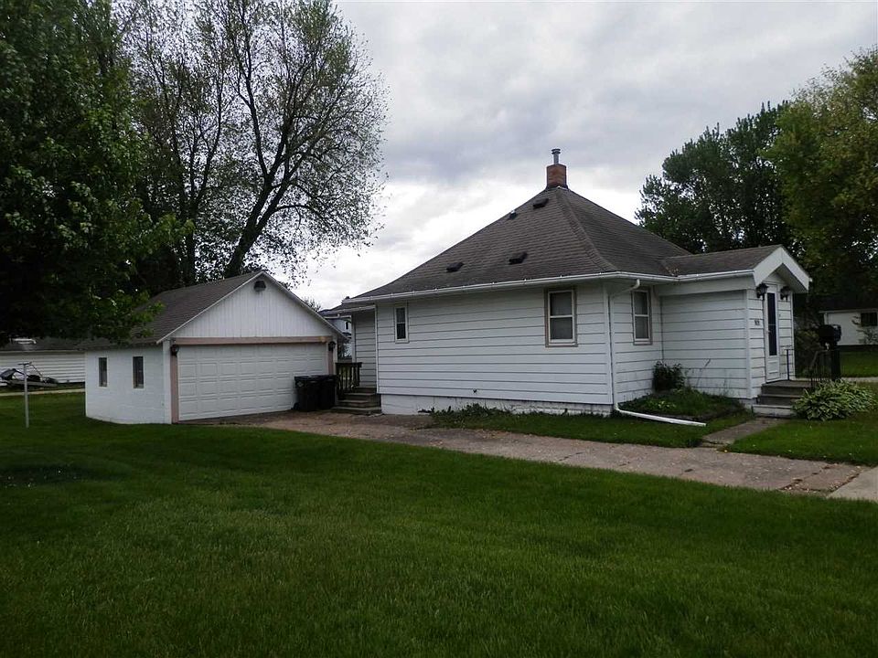1st image of 901 Poplar St