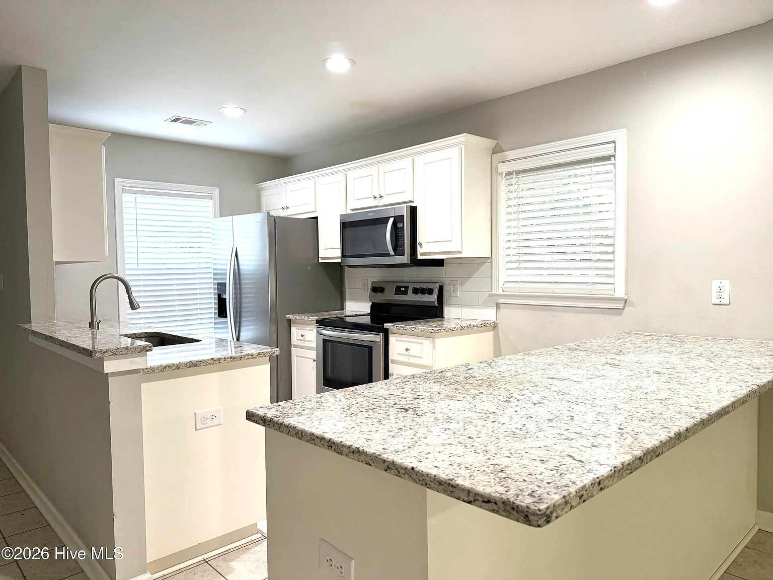 2 bed, 2.0 bath, 1100 sqft, $1,300 — Photo 3