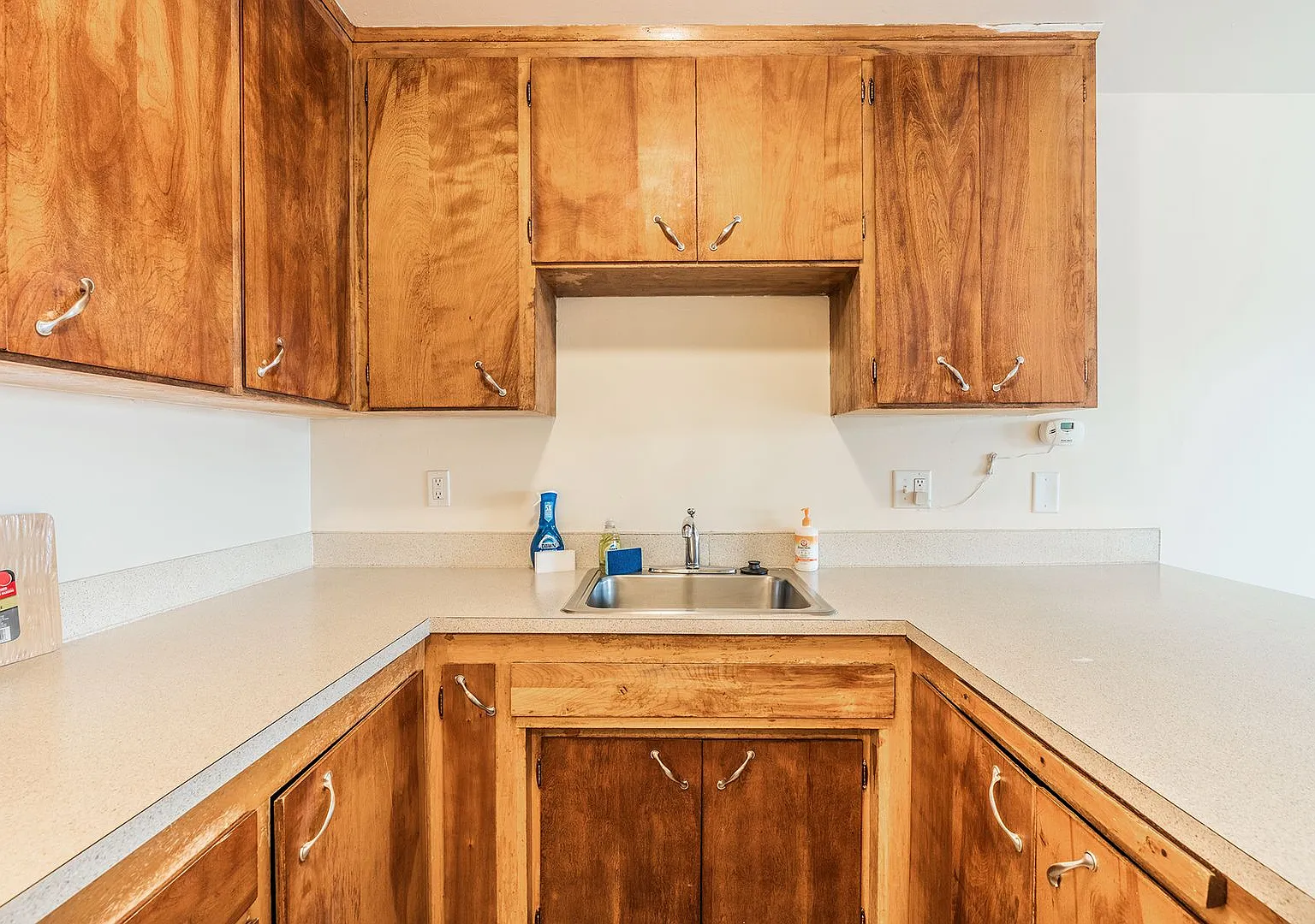 Cambridge Manor Apartments — Photo 3
