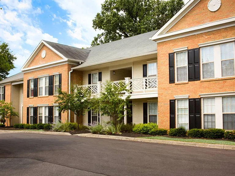 Kensington Grove Apartments — Photo 14