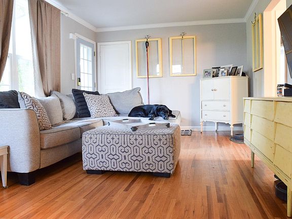 Spacious living room