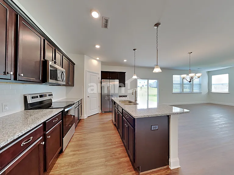 109 Twin River Dr — Photo 4