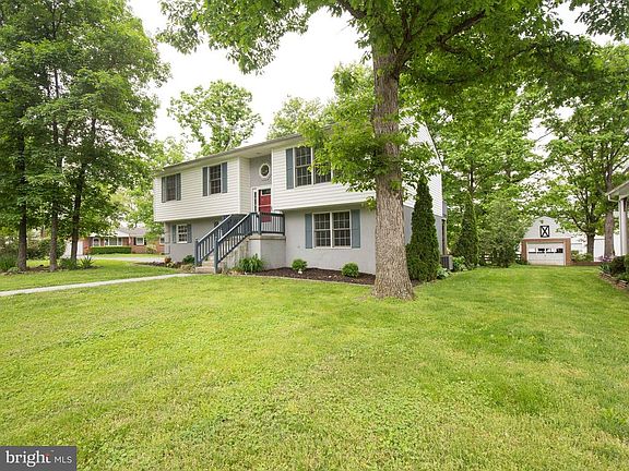 2nd image of 202 Westwood Dr