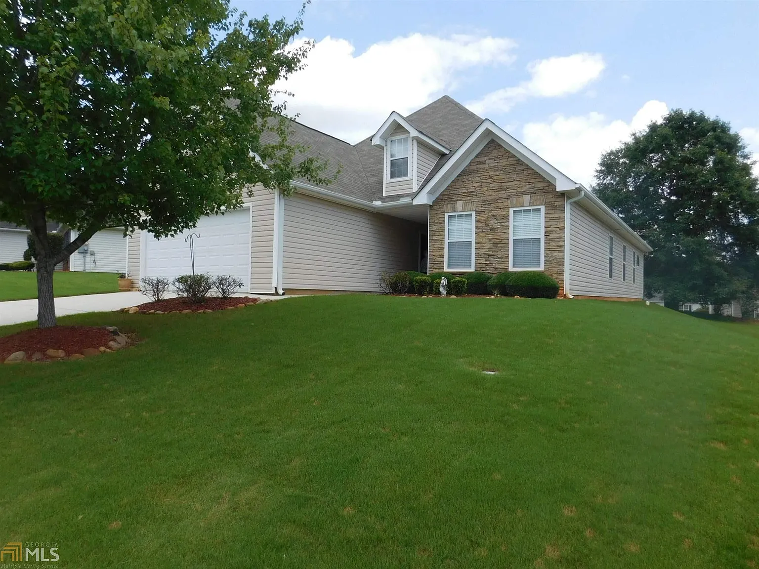 1041 Carlyle Pl photo 1