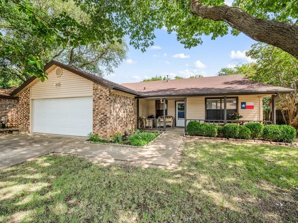 5800 Sea Breeze Ln, Fort Worth, TX 76135
