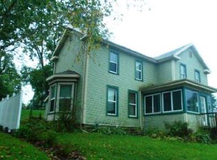 210 E Edgewater St, Cambria, WI 53923