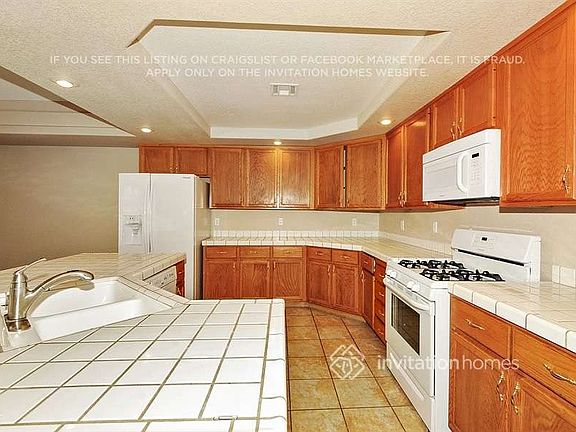 3rd image of 8722 Hawk Canyon St