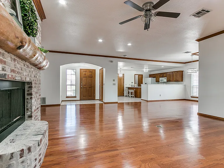 6439 Masons Dr — Photo 38