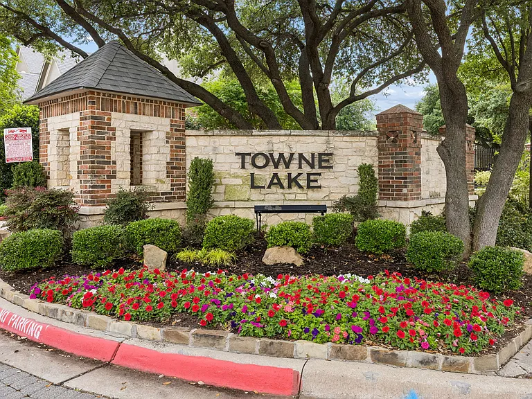 4147 Towne Green Cir — Photo 37