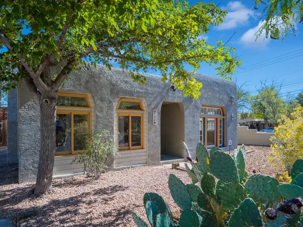 122 Dartmouth Dr SE, Albuquerque, NM 87106