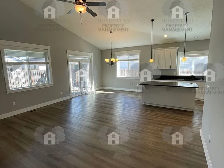 1062 Chestnut St — Photo 15