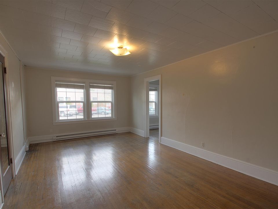 1st image of 439 University Ave APT 33