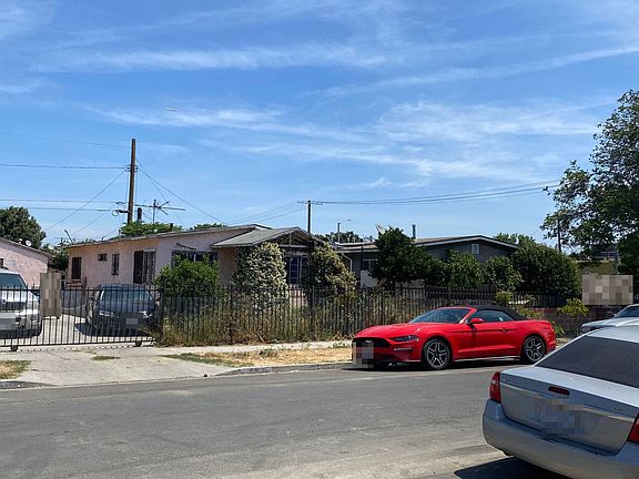 2nd image of 953 E 103rd Pl