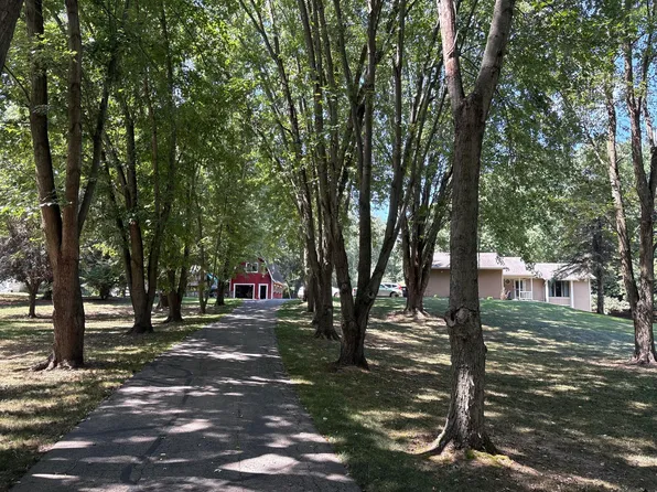 4729 Kenowa Ave SW, Grandville, MI 49418
