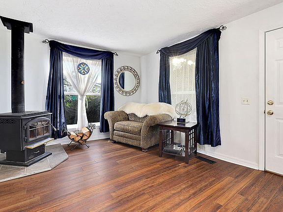2nd image of 410 5th Ave NE
