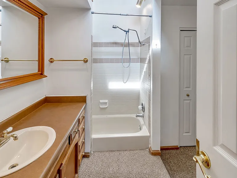 2339 Rattlesnake Ct #B — Photo 10