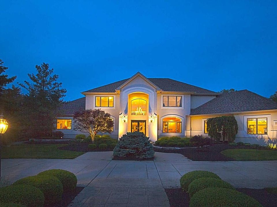 1st image of 5775 Medallion Dr E