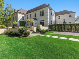 575 E Westminster Rd, Lake Forest, IL 60045