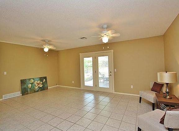 3rd image of 13913 Jeffery Dr