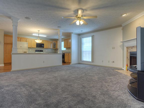 4th image of 1028 Antrim Way