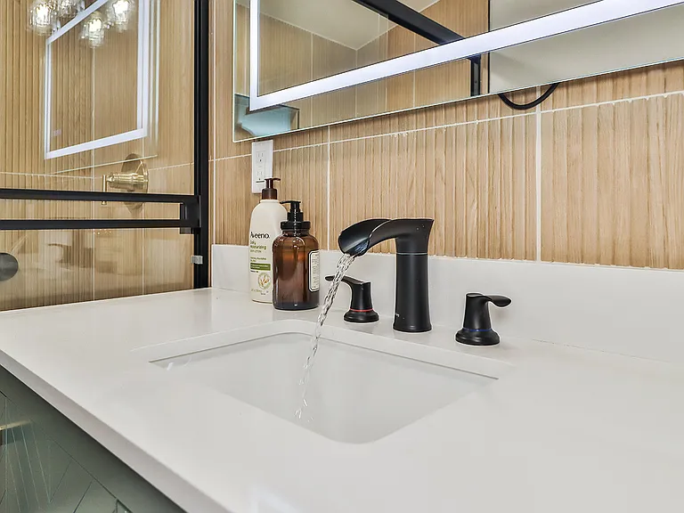 6561 Kelvin Ave — Photo 13